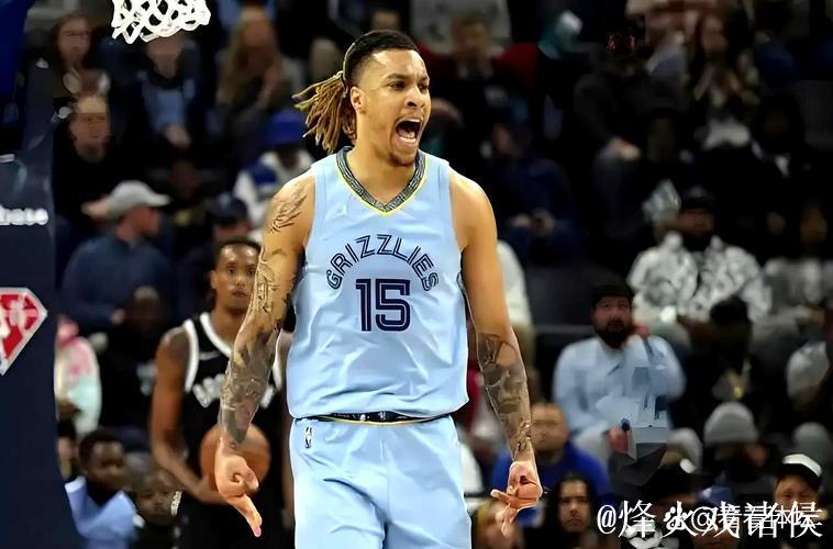 灰熊官方：球队已将前锋布兰登-克拉克下放至G联盟